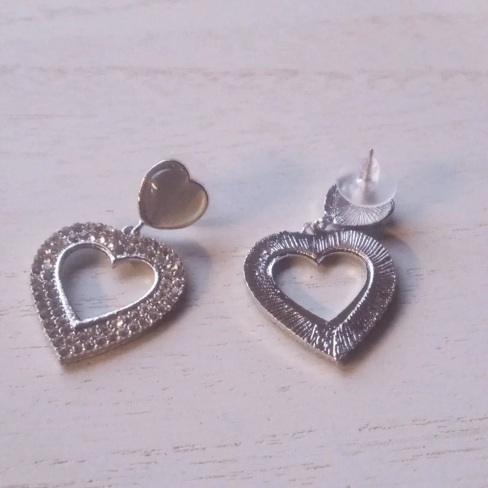Heart silver tone earrings - Picture 2 of 4